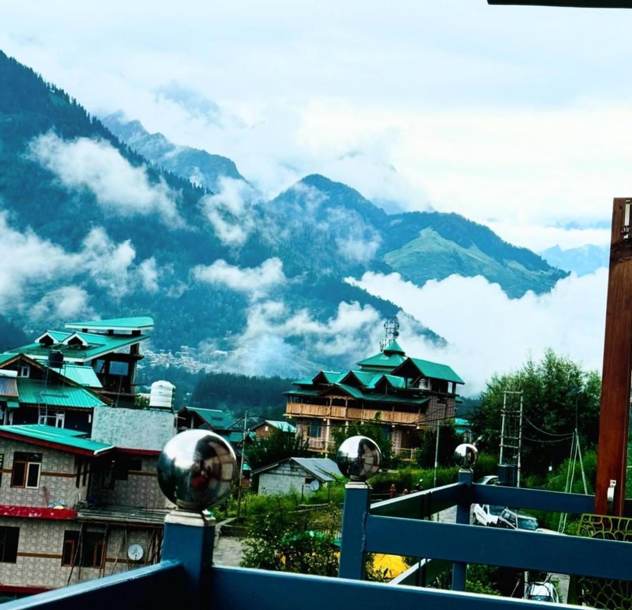 Hotel Himachal Heights Manāli Eksteriør bilde